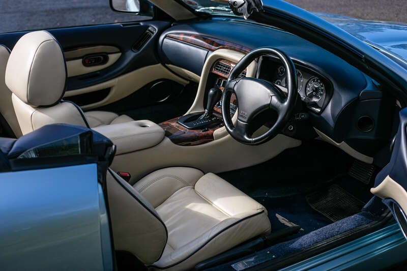 Used Aston Martin DB7 2001 for sale - 76241016: Photo 2