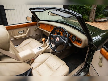 Used MG RV8 1994 for sale - 76285161: Photo