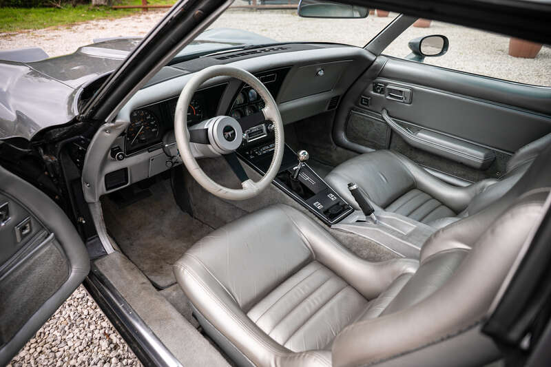 Used Chevrolet Corvette for sale - 76285165: Photo 2