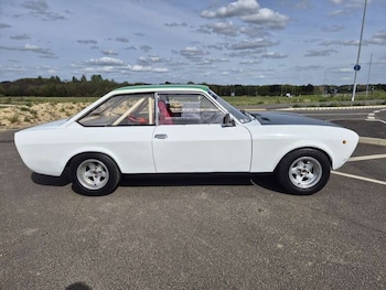 Used Fiat 124 Spider 1971 for sale - 79237872: Photo