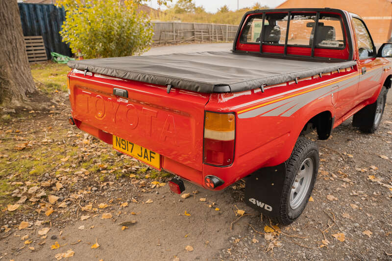 Used Toyota Hilux 1996 for sale - 76271360: Photo 10