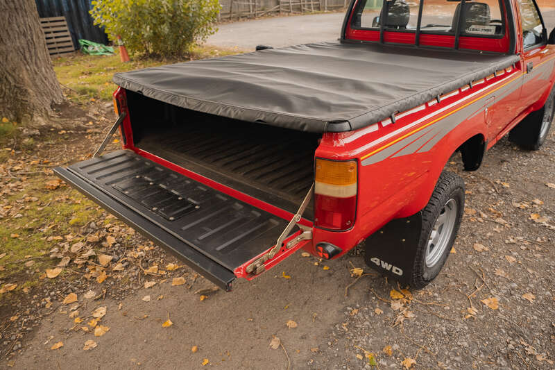 Used Toyota Hilux 1996 for sale - 76271360: Photo 12