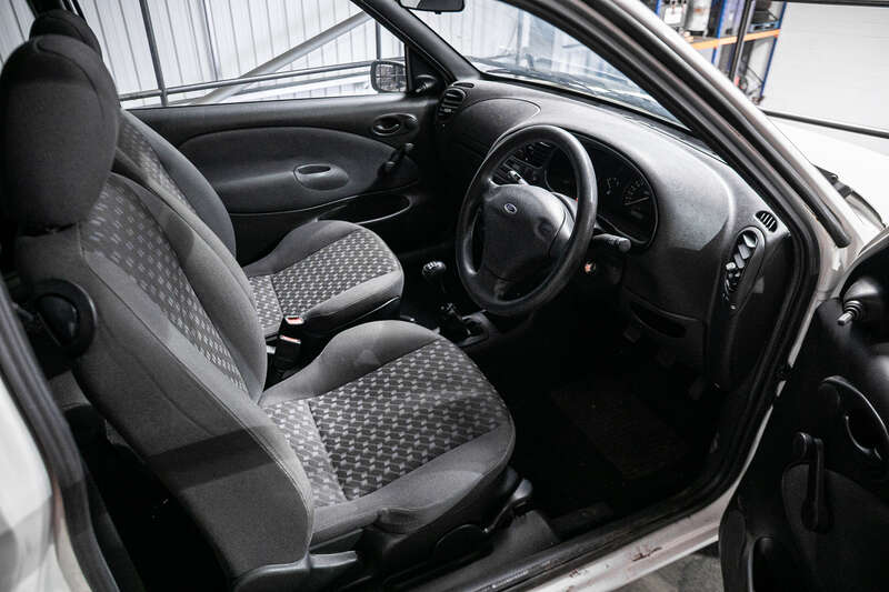 Used Ford Fiesta 2001 for sale - 77769838: Photo 2