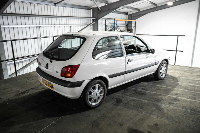 Used Ford Fiesta 2001 for sale - 77769838: Photo 4