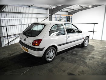 Used Ford Fiesta 2001 for sale - 77769838: Photo