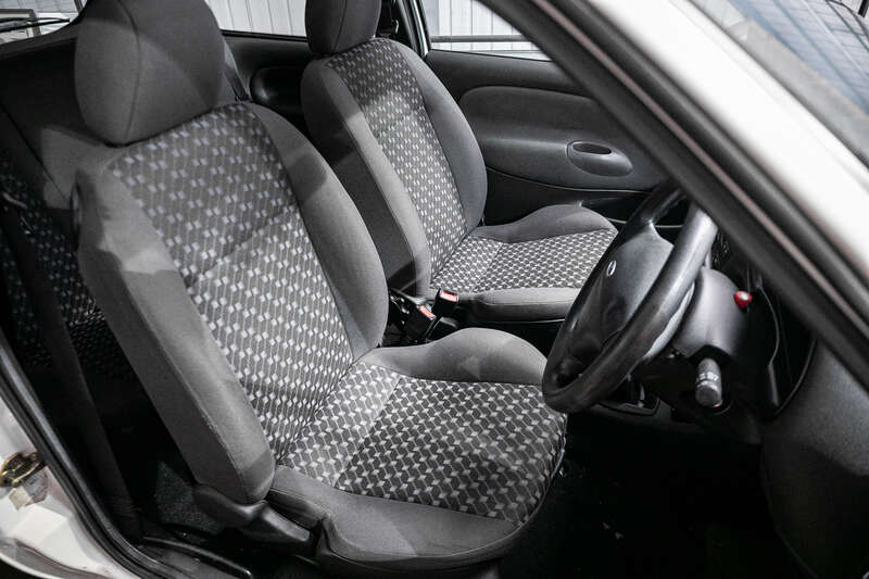 Used Ford Fiesta 2001 for sale - 77769838: Photo 8