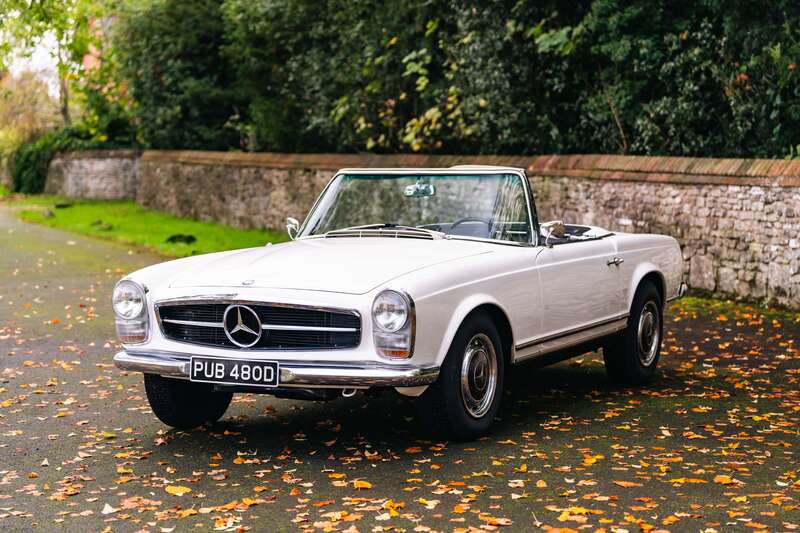 Used Mercedes-Benz 230 SL 2021 for sale - 76350311: Photo 1