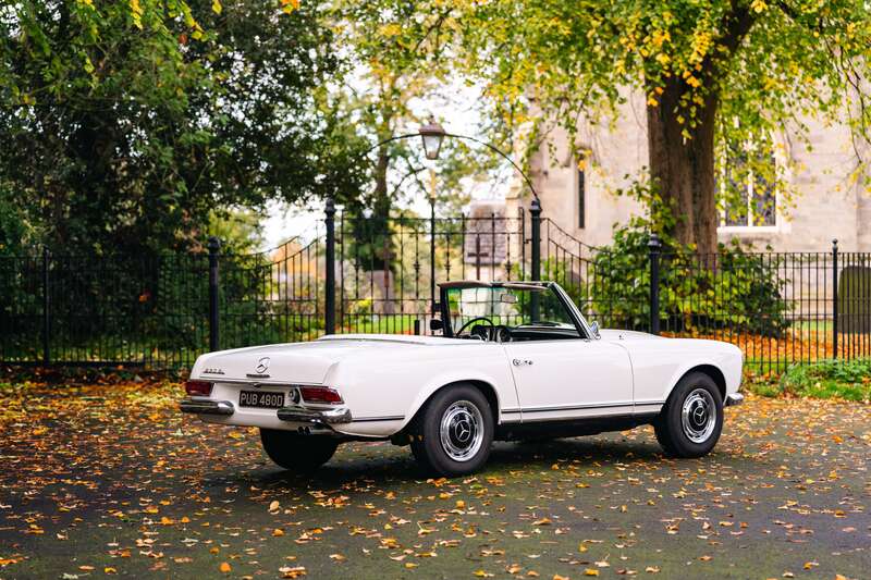 Used Mercedes-Benz 230 SL 2021 for sale - 76350311: Photo 12