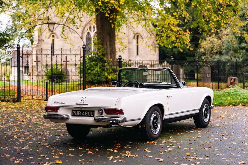 Used Mercedes-Benz 230 SL 2021 for sale - 76350311: Photo 4