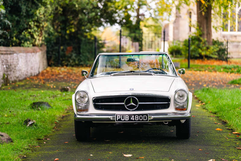 Used Mercedes-Benz 230 SL 2021 for sale - 76350311: Photo 6