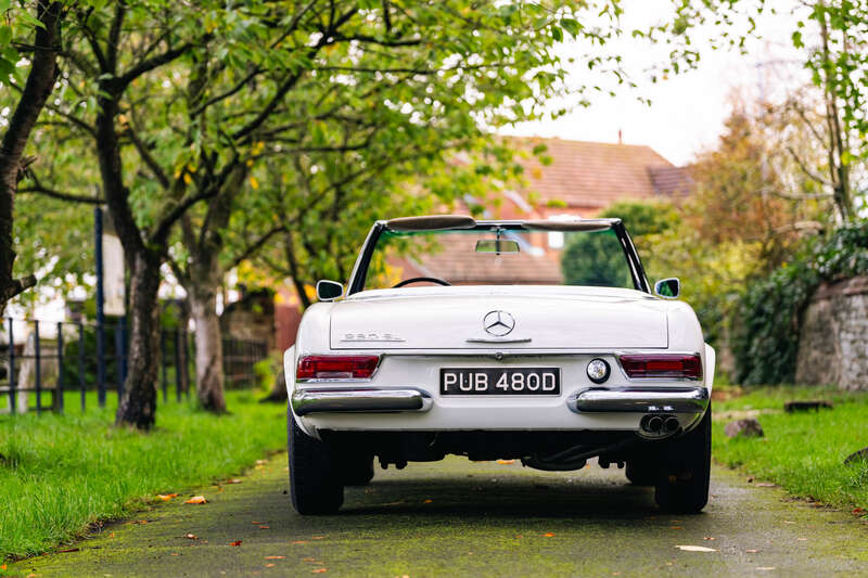 Used Mercedes-Benz 230 SL 2021 for sale - 76350311: Photo 7