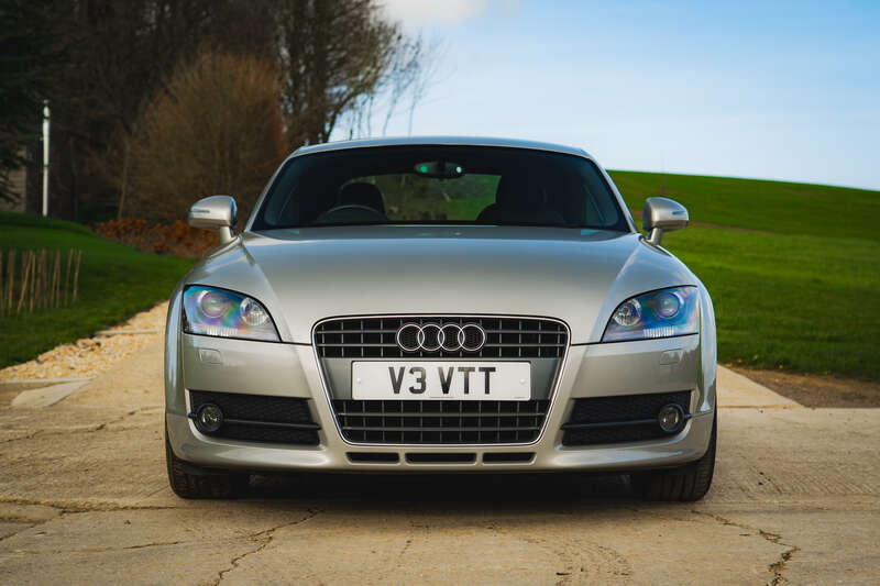 Used Audi TT 2010 for sale - 77696888: Photo 6