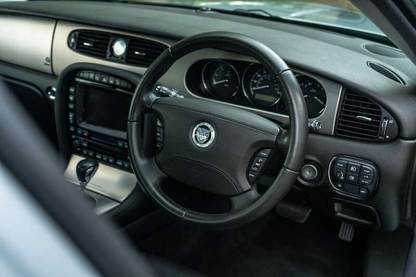 Used Jaguar XJ 2007 for sale - 76248368: Photo 24