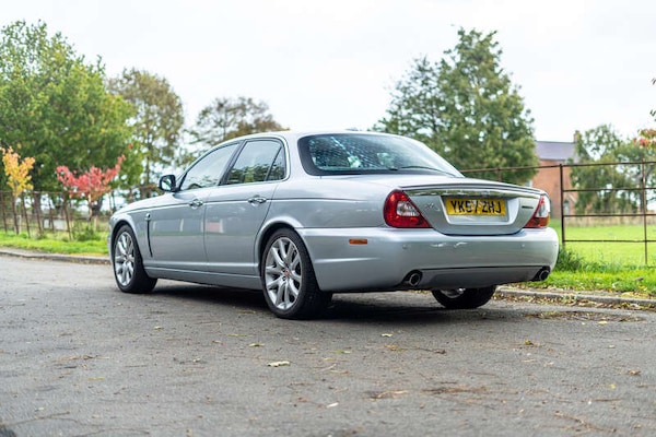 Used Jaguar XJ 2007 for sale - 76248368: Photo 4