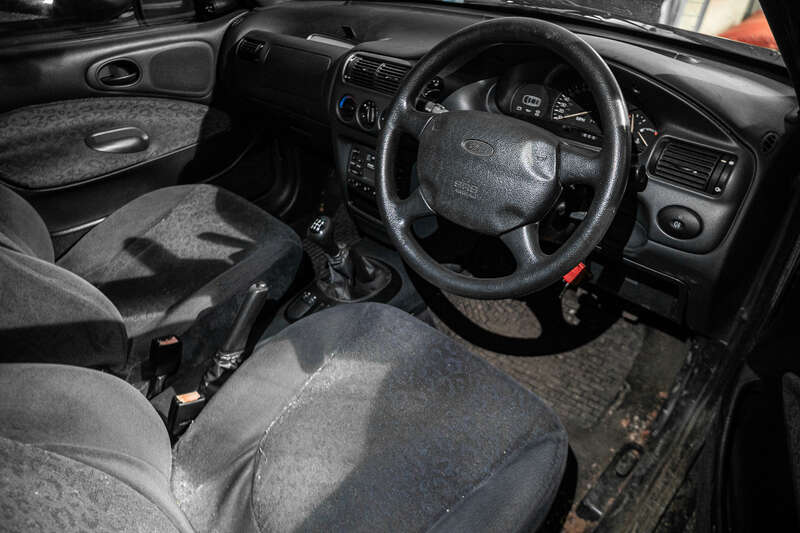 Used Ford Escort for sale - 77769822: Photo 2