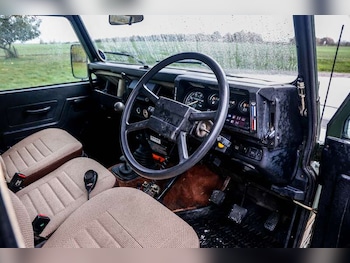 Used Land Rover Defender 1986 for sale - 76271348: Photo