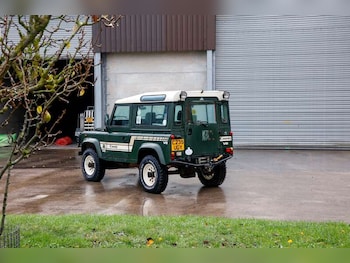 Used Land Rover Defender 1986 for sale - 76271348: Photo