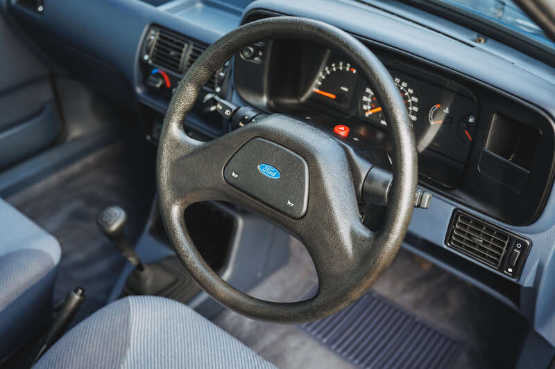 Used Ford Escort for sale - 76296580: Photo 17