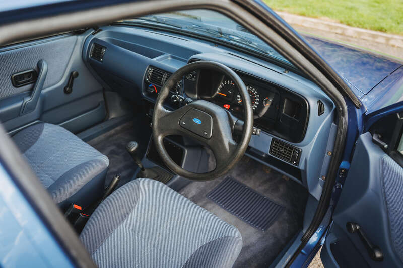 Used Ford Escort for sale - 76296580: Photo 2