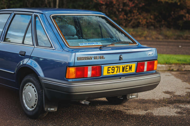 Used Ford Escort for sale - 76296580: Photo 9