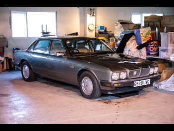 1990 - Saloon