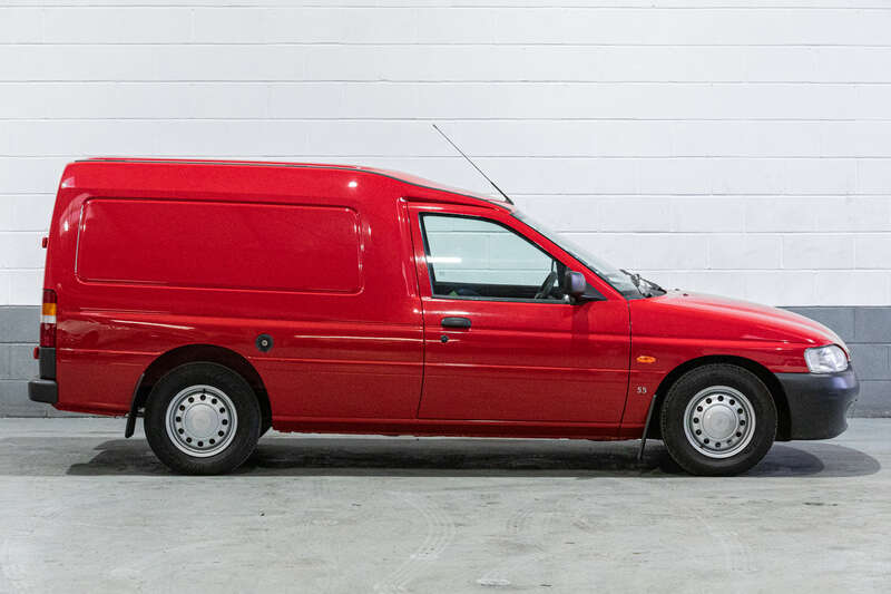 Used Ford Escort 2001 for sale - 77769807: Photo 11