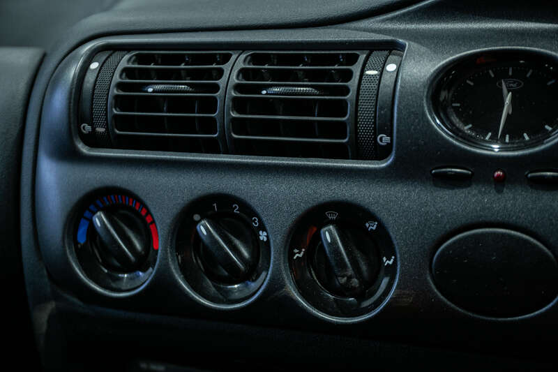 Used Ford Escort 2001 for sale - 77769807: Photo 18