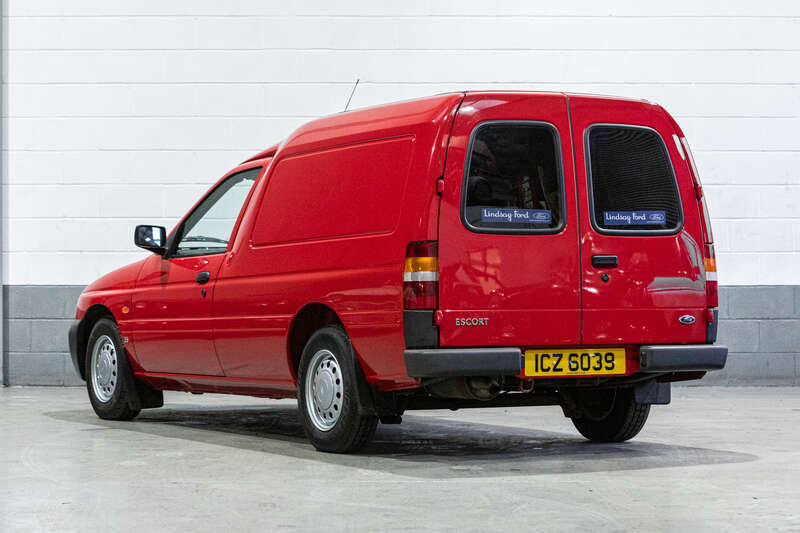 Used Ford Escort 2001 for sale - 77769807: Photo 4