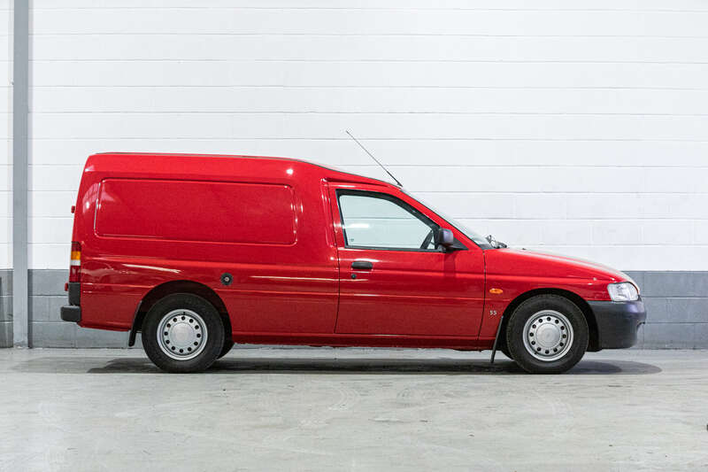 Used Ford Escort 2001 for sale - 77769807: Photo 5