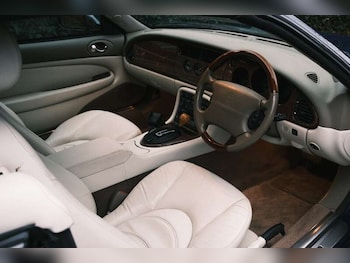 Used Jaguar XKR 2001 for sale - 77484673: Photo