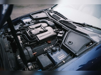 Used Jaguar XKR 2001 for sale - 77484673: Photo