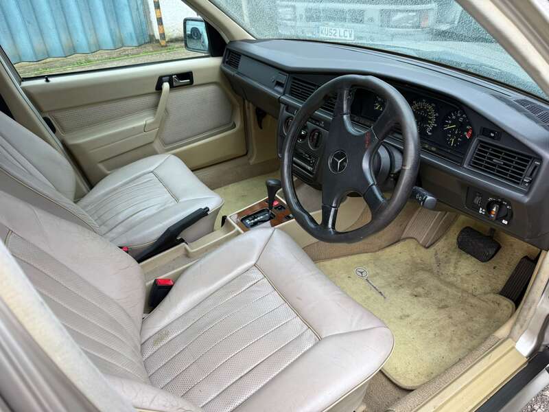 Used Mercedes-Benz 190 for sale - 77738784: Photo 2
