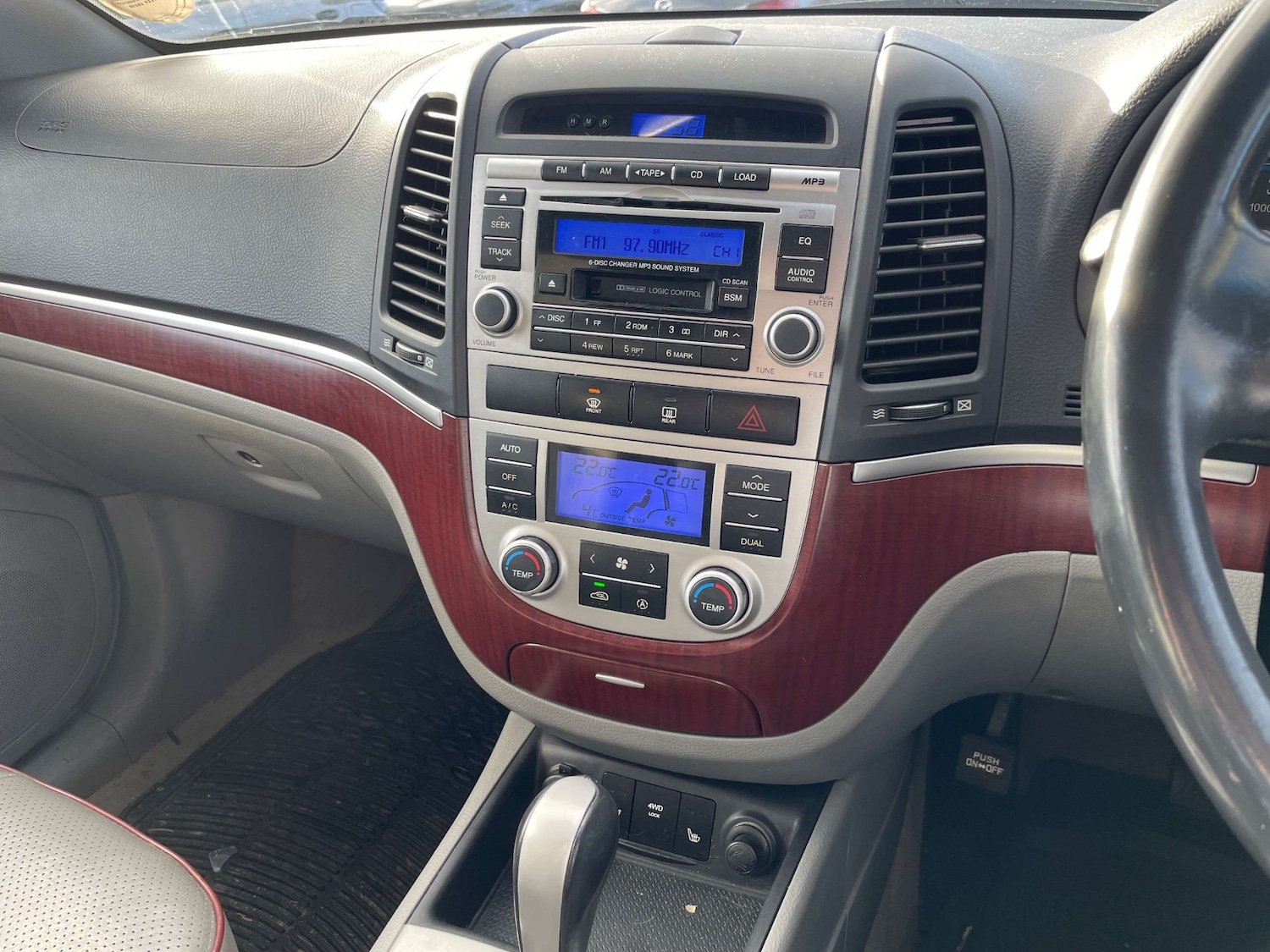 Used Hyundai Santa Fe 2007 for sale - 77172905: Photo 16