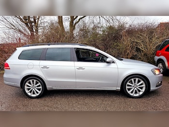 Volkswagen - Passat