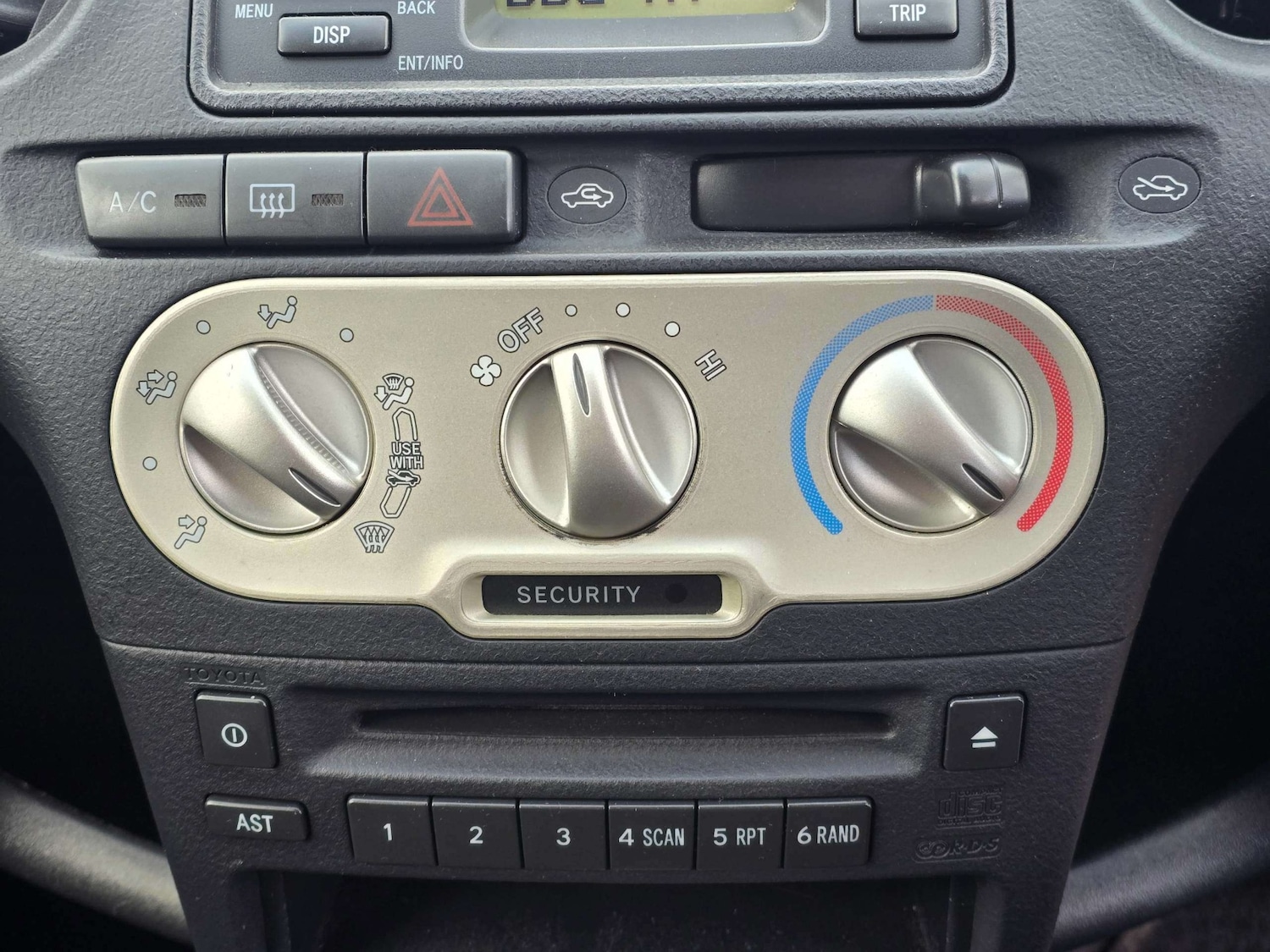 Used Toyota Yaris 2005 for sale - 77902034: Photo 11