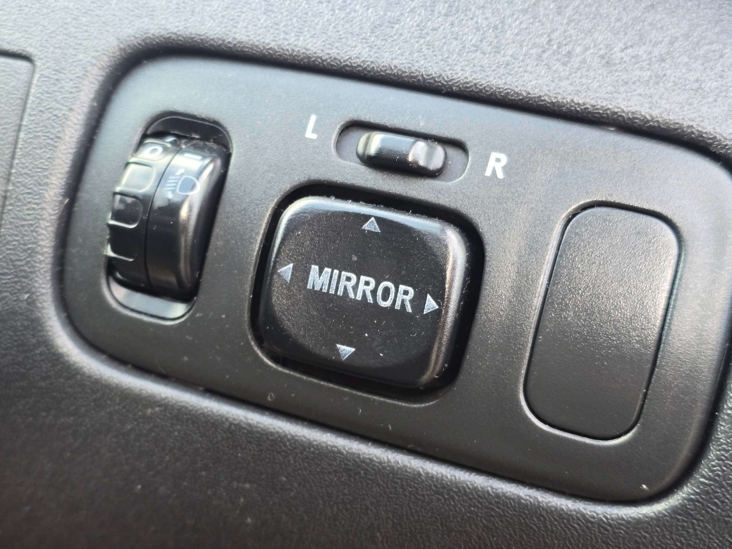 Used Toyota Yaris 2005 for sale - 77902034: Photo 26