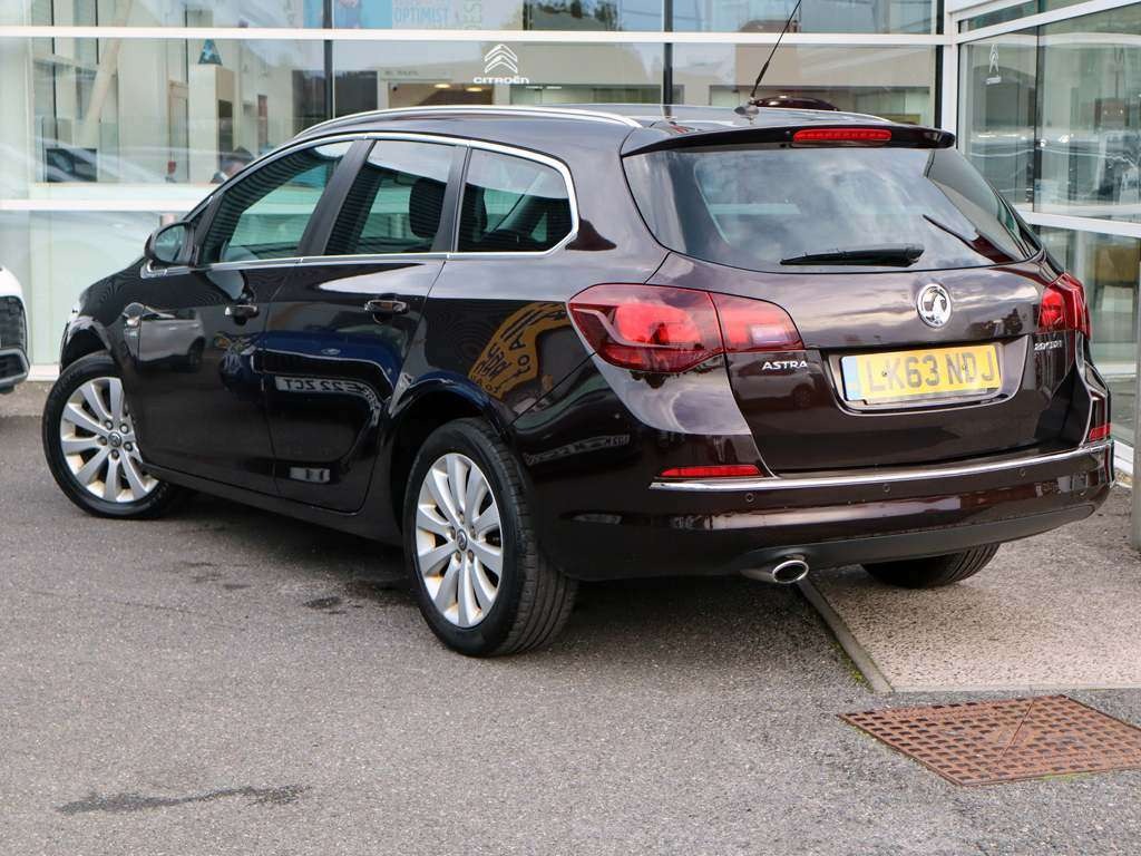 Used Vauxhall Astra 2013 for sale - 76197755: Photo 2