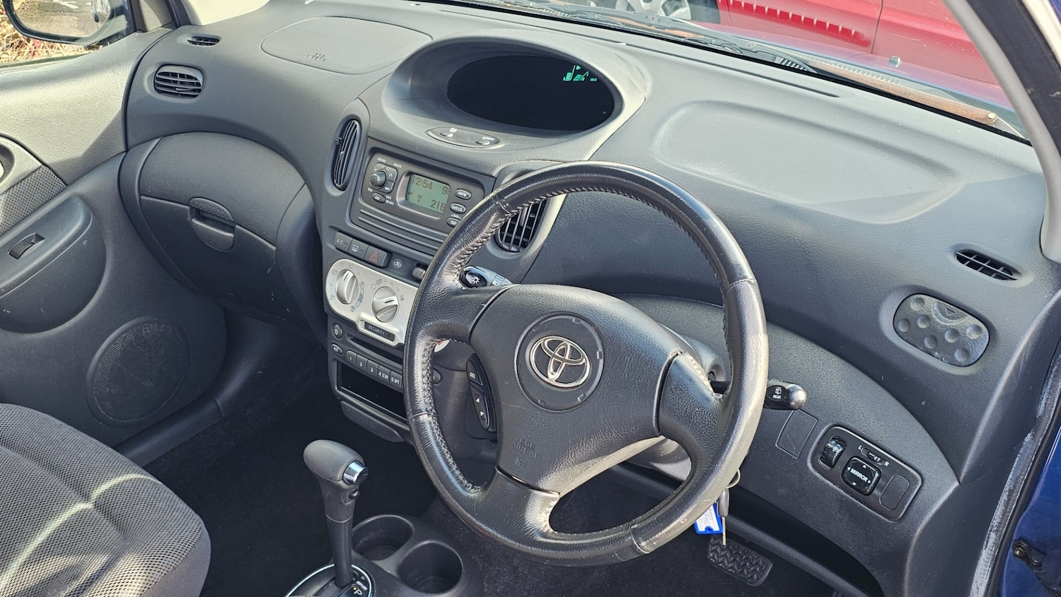 Used Toyota Yaris Verso 2003 for sale - 77319785: Photo 18