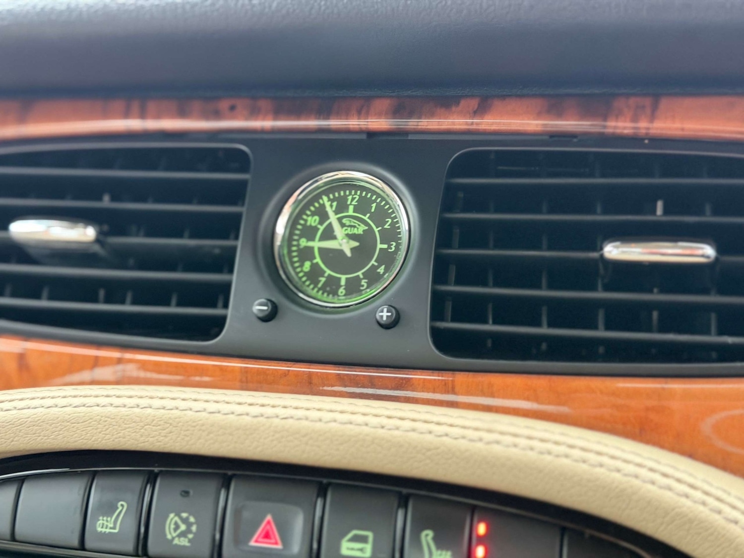 Used Jaguar XJ 2008 for sale - 77708521: Photo 26