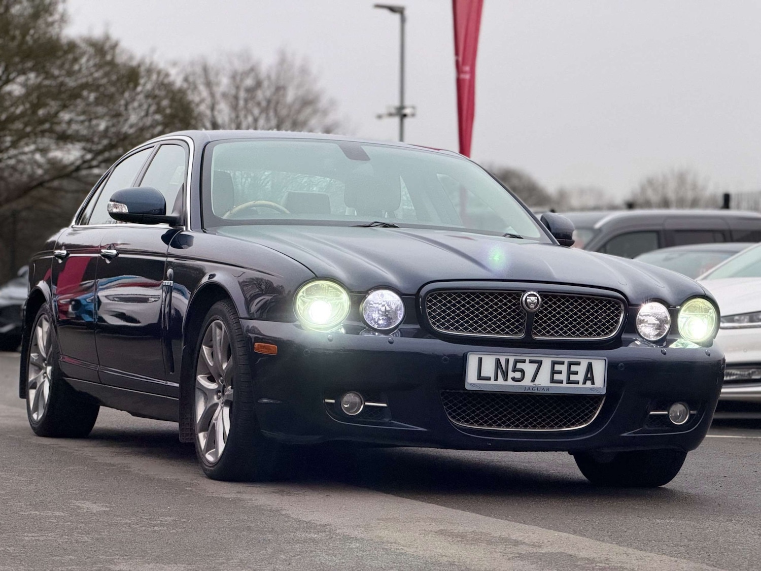 Used Jaguar XJ 2008 for sale - 77708521: Photo 3