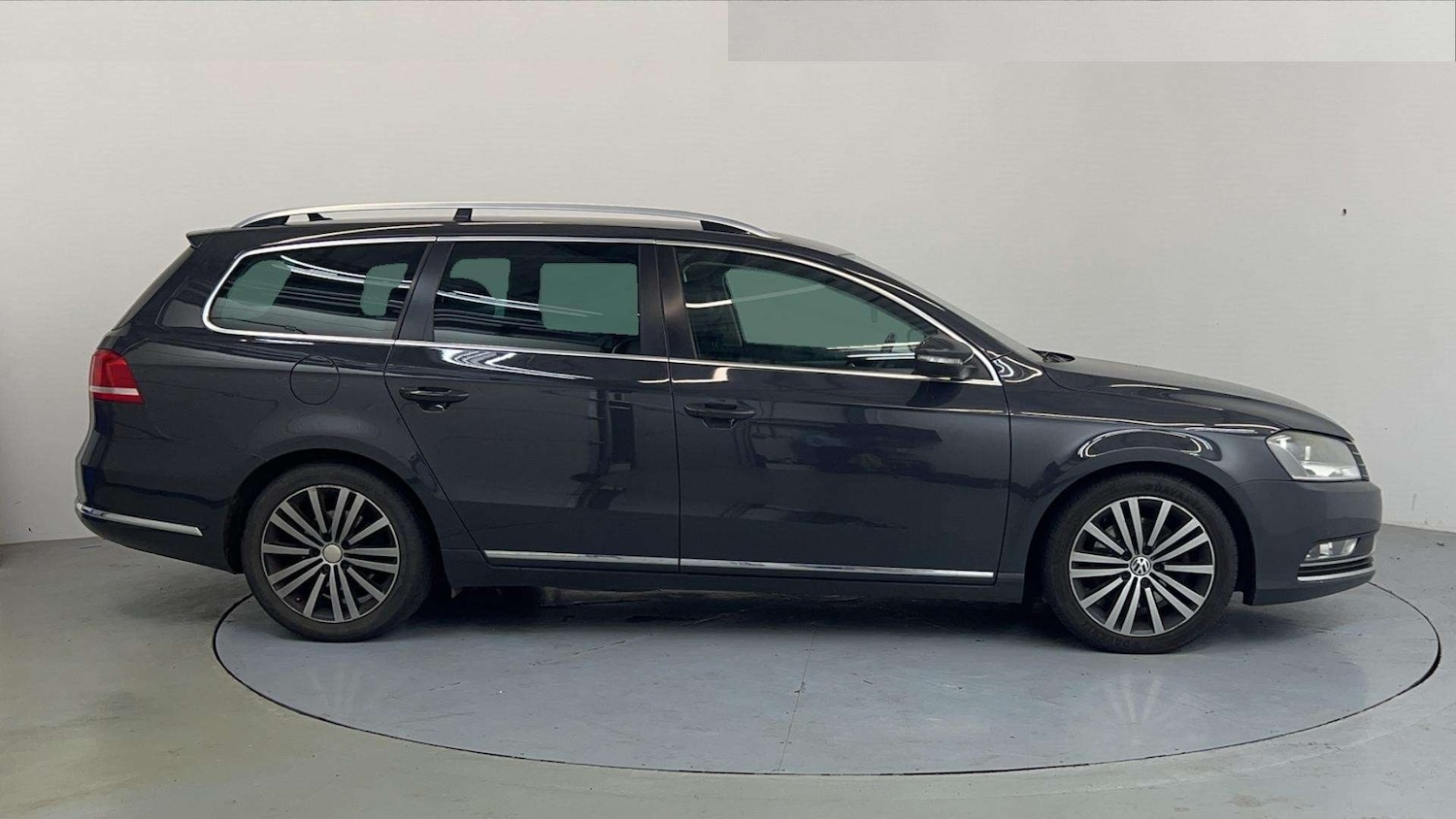 Used Volkswagen Passat 2013 for sale - 76082891: Photo 1