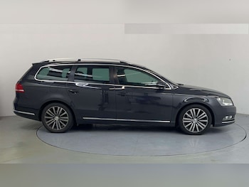 Volkswagen - Passat