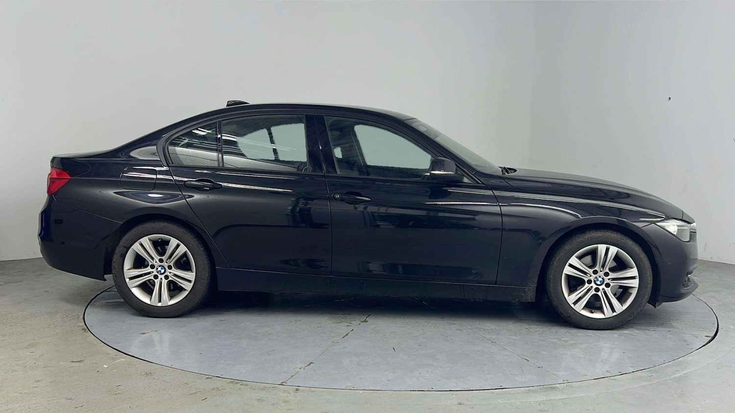 Used BMW 3 Series 2016 for sale - 77996332: Photo 2