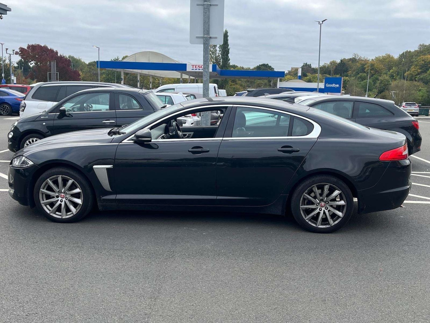 Used Jaguar XF 2013 for sale - 76547620: Photo 1