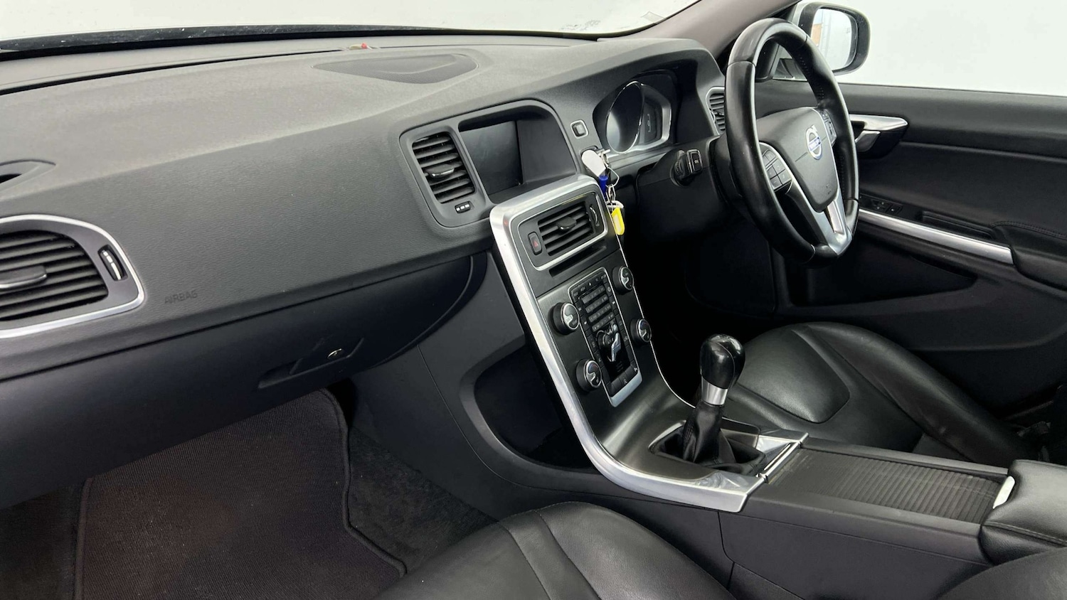 Used Volvo V60 2013 for sale - 76237370: Photo 10