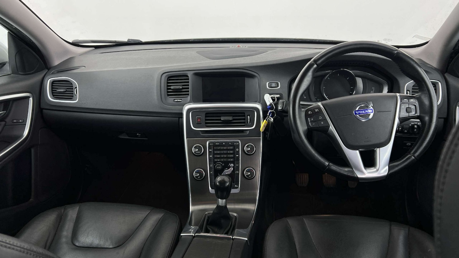 Used Volvo V60 2013 for sale - 76237370: Photo 11