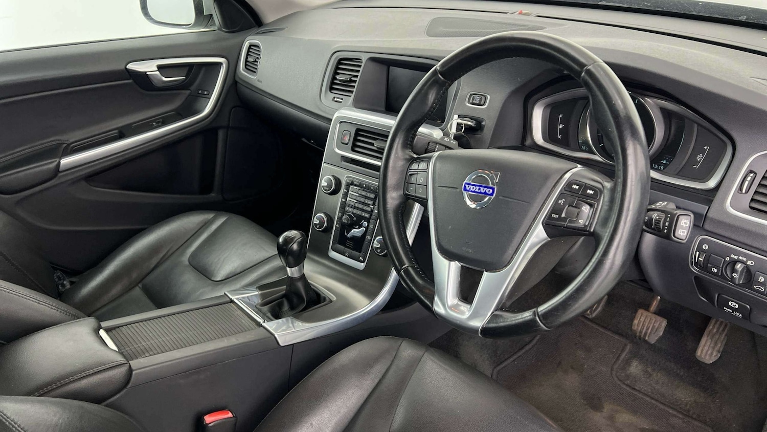 Used Volvo V60 2013 for sale - 76237370: Photo 14