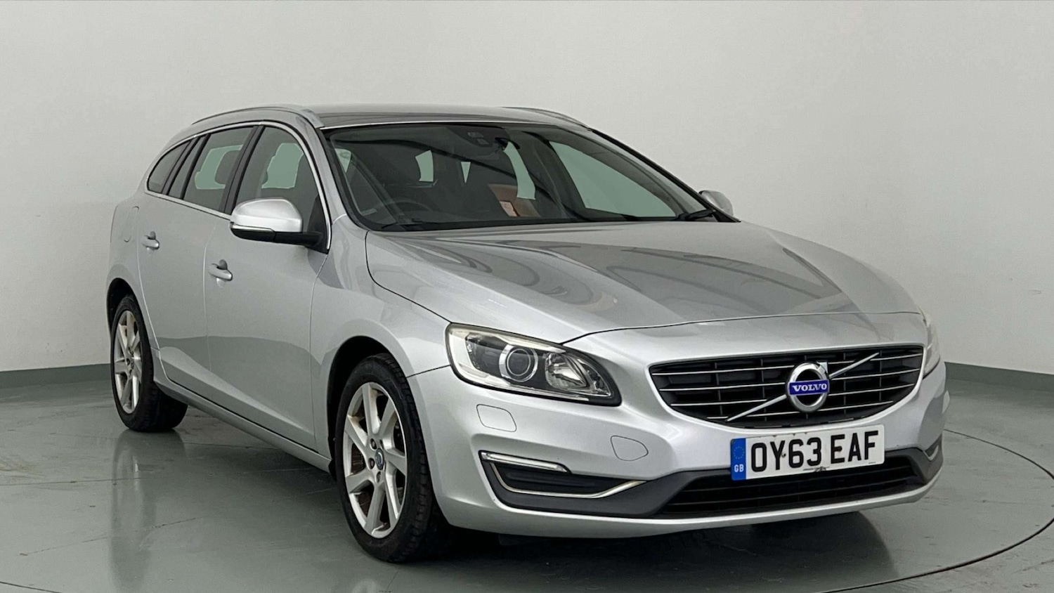Used Volvo V60 2013 for sale - 76237370: Photo 2