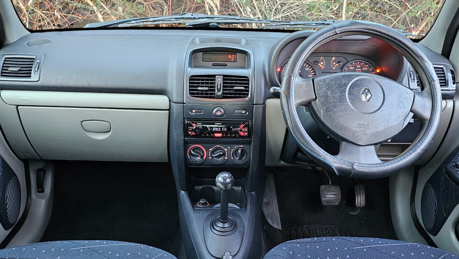 Used Renault Clio 2002 for sale - 77277551: Photo 4