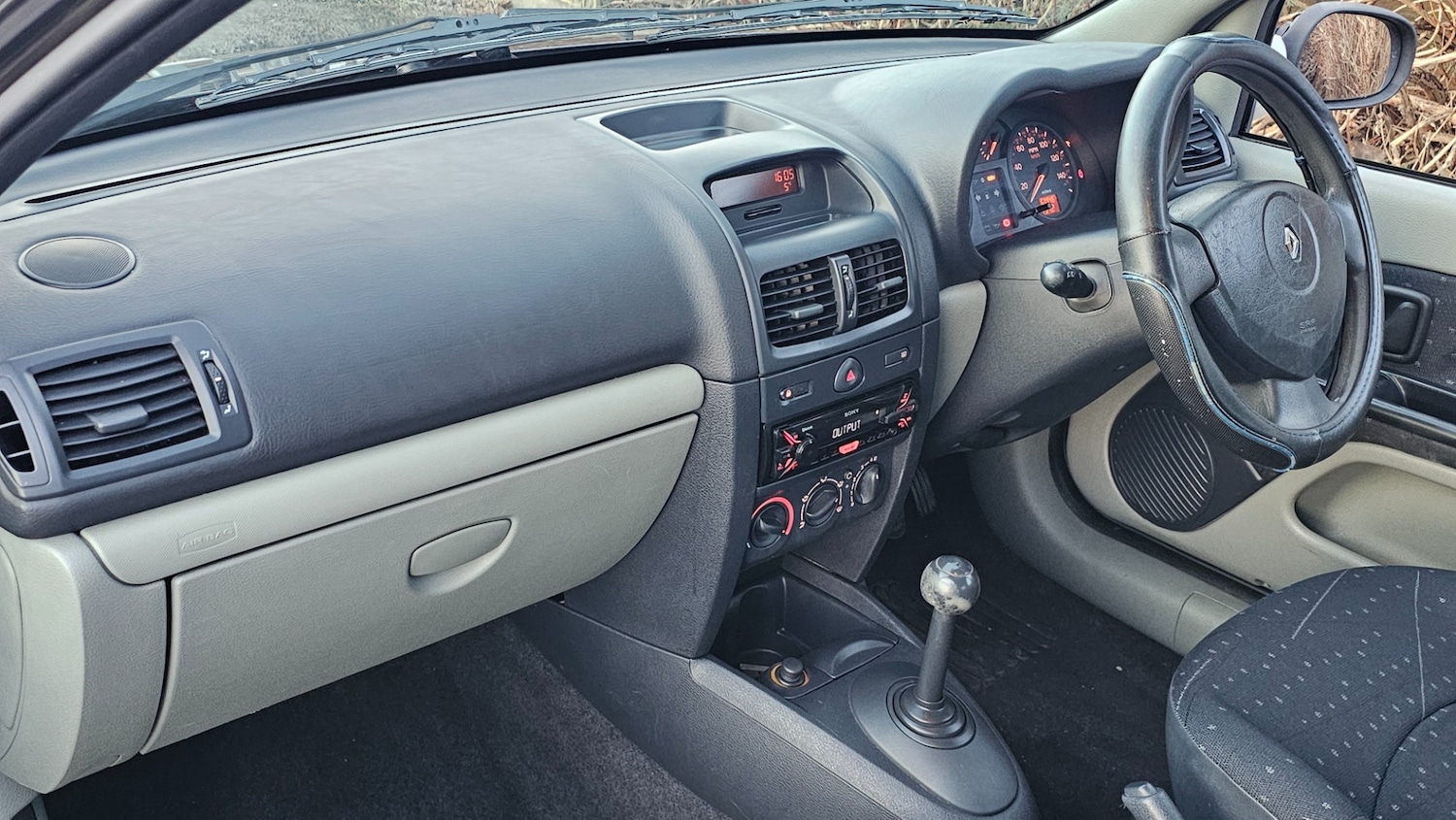 Used Renault Clio 2002 for sale - 77277551: Photo 6